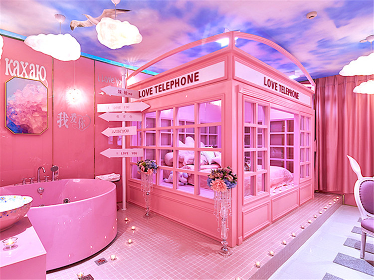  濟(jì)南萬愛情侶主題酒店設(shè)計(jì)突出浪漫  燈光設(shè)計(jì)更精彩