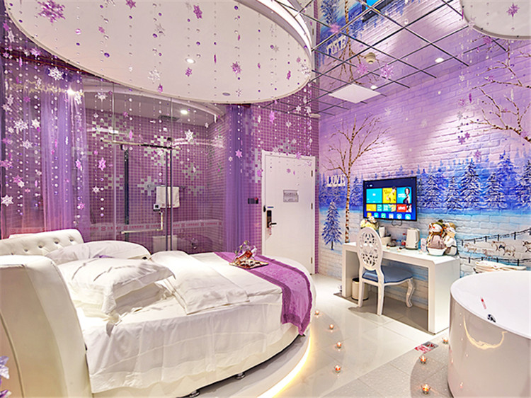 濟(jì)南萬愛情侶主題酒店設(shè)計(jì)突出浪漫 燈光設(shè)計(jì)更精彩