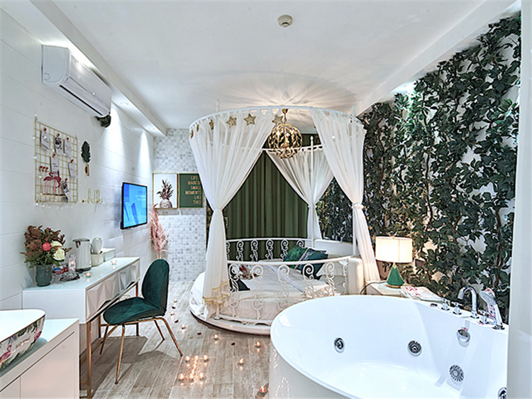 濟(jì)南萬愛情侶主題酒店設(shè)計(jì)突出浪漫 燈光設(shè)計(jì)更精彩