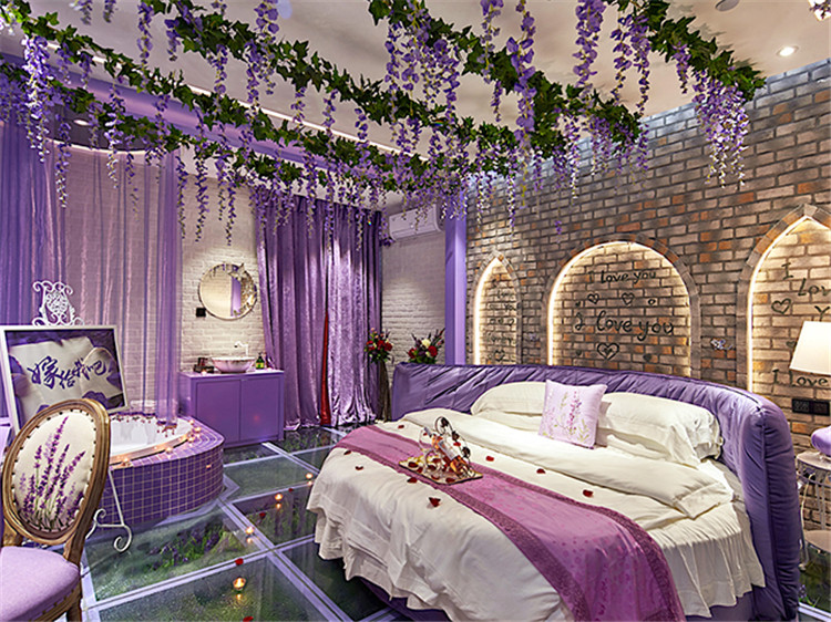 濟(jì)南萬愛情侶主題酒店設(shè)計(jì)突出浪漫 燈光設(shè)計(jì)更精彩