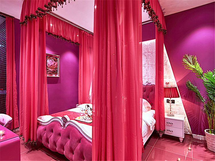 濟(jì)南萬愛情侶主題酒店設(shè)計(jì)突出浪漫 燈光設(shè)計(jì)更精彩